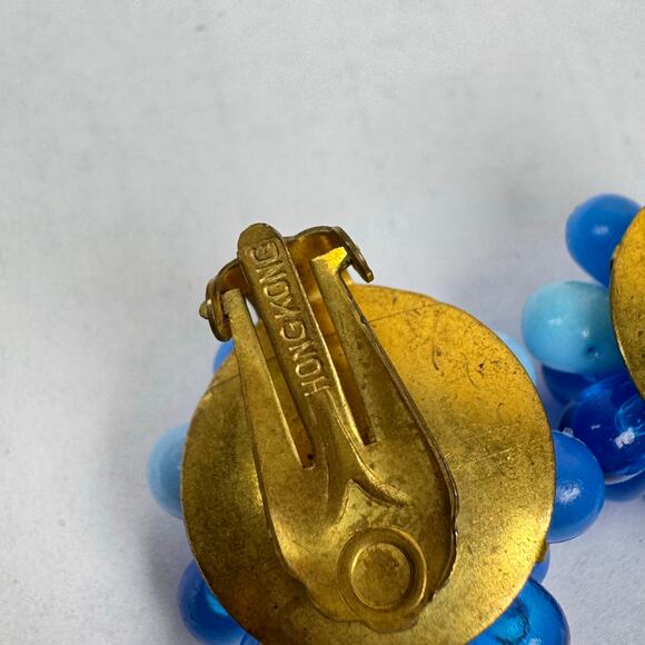 VTG Clip On Earring Blue Lucite Beads Cluster MCM Hong Kong - Picture 5 of 6